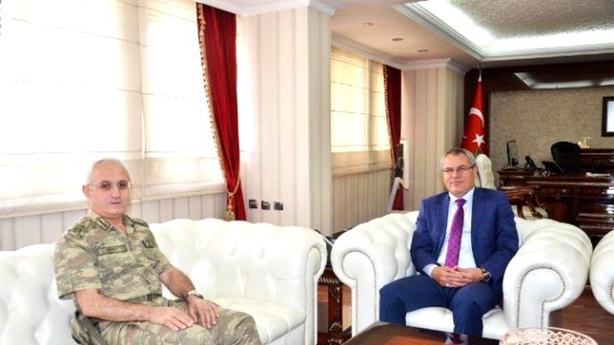 Tuğgeneral Güney, Vali Deniz\'i Ziyaret Etti