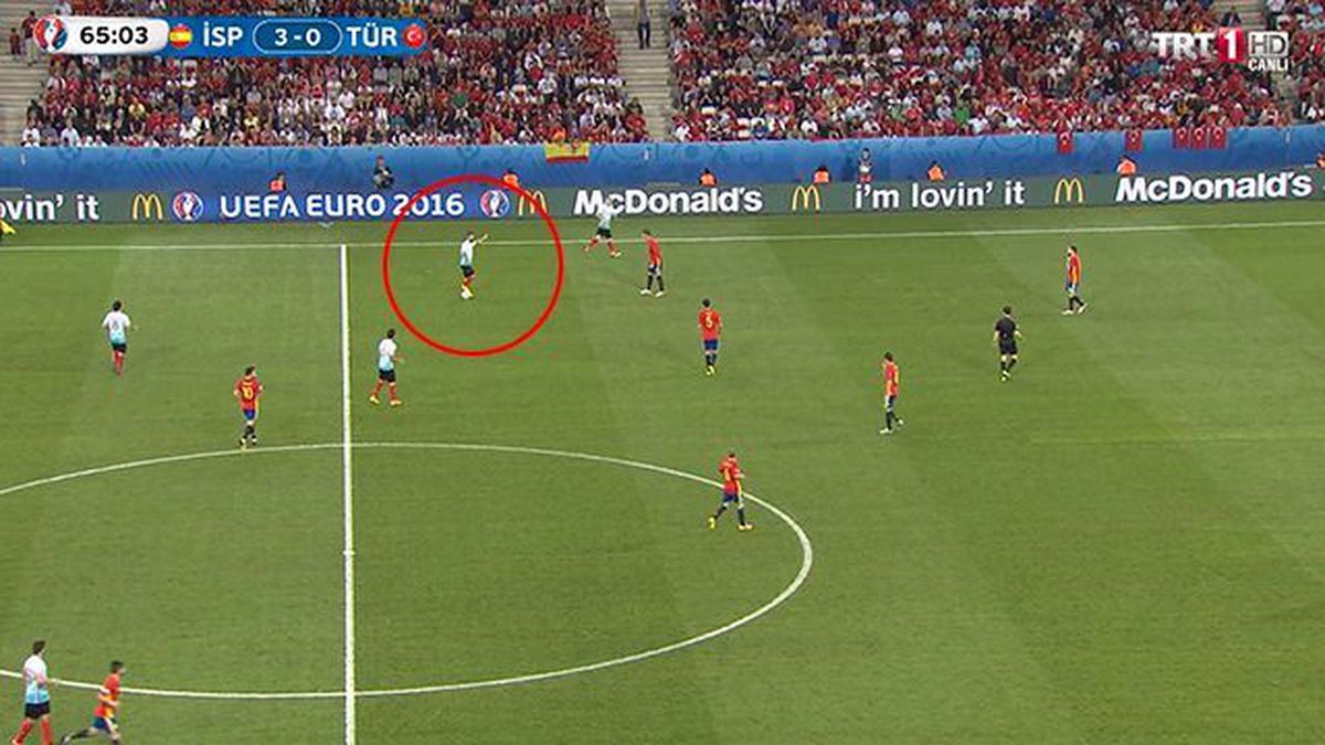 Türk Taraftarlar, İspanya-Türkiye Maçında Arda Turan'ı Islıkladı