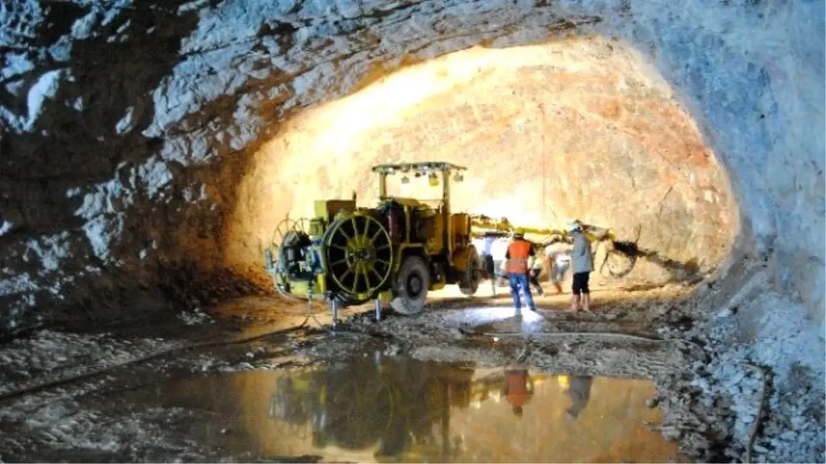 Hazine Söylentisi Şehri Karıştırdı