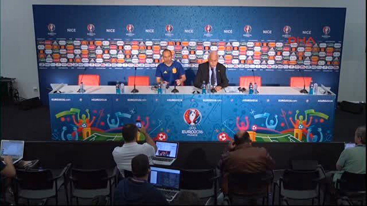 Arda\'ya Takım Arkadaşı Iniesta\'dan Destek