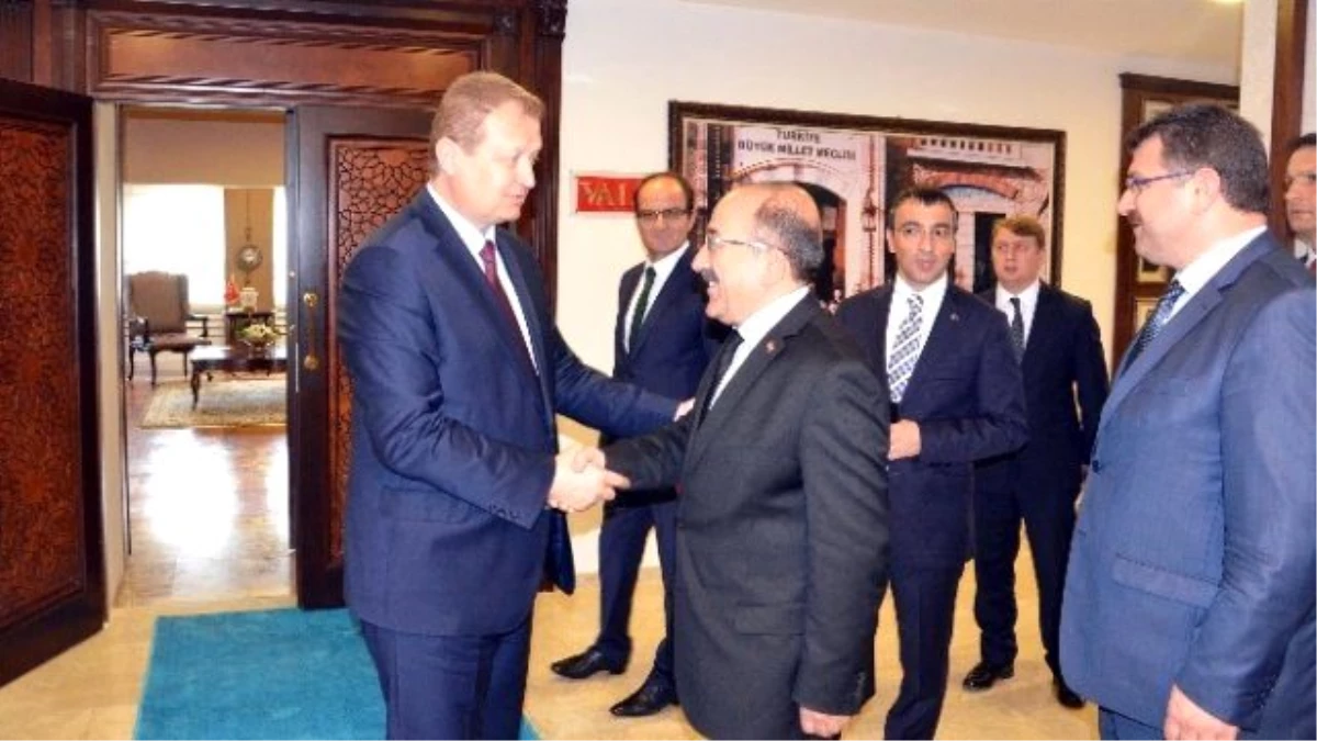 Başkan Gümrükçüoğlu\'dan Vali Yavuz\'a "Hayırlı Olsun" Ziyareti