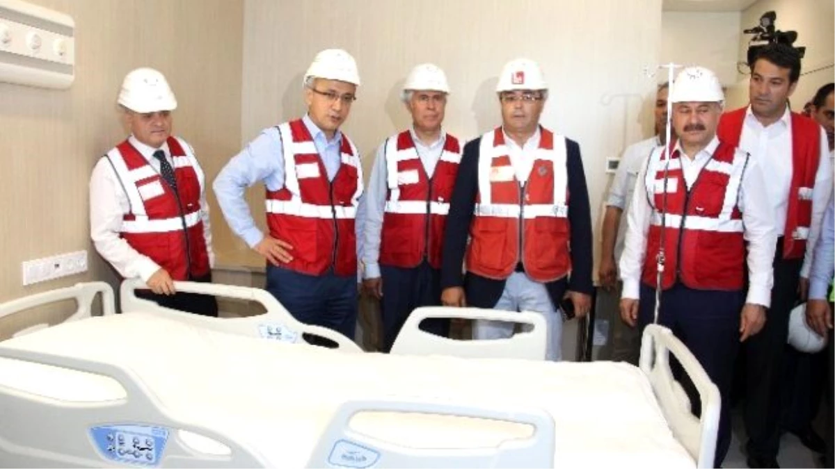 Elvan: "Türkiye\'nin İlk Şehir Hastanesini Mersin\'de Açıyoruz"