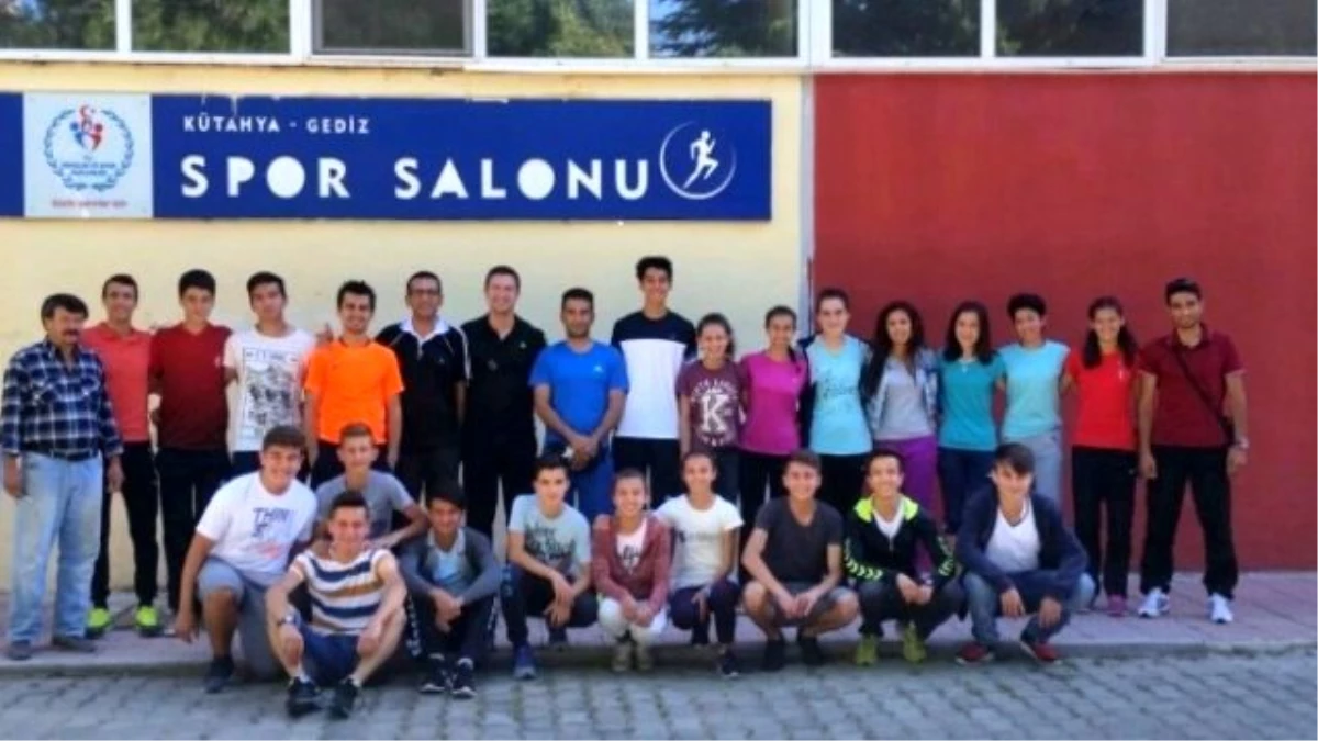 Gedizli Sporcular Türkiye Yıldızlar Atletizm Şampiyonası ve Milli Takım Seçmelerinde