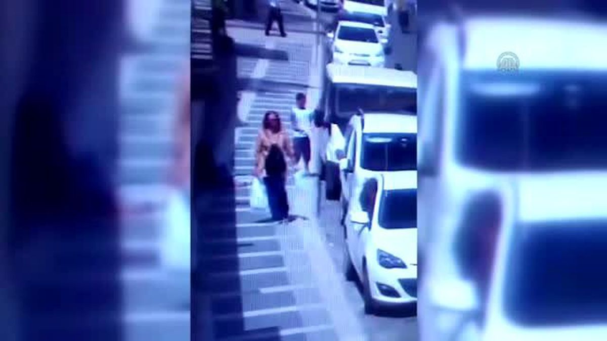 Hafif Ticari Araçtaki Hırsızlık Güvenlik Kamerasına Yansıdı