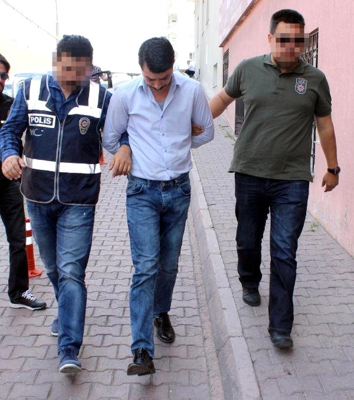 Kayseri\'de Otomobildeki 31 Kilo Esrara 2 Gözaltı