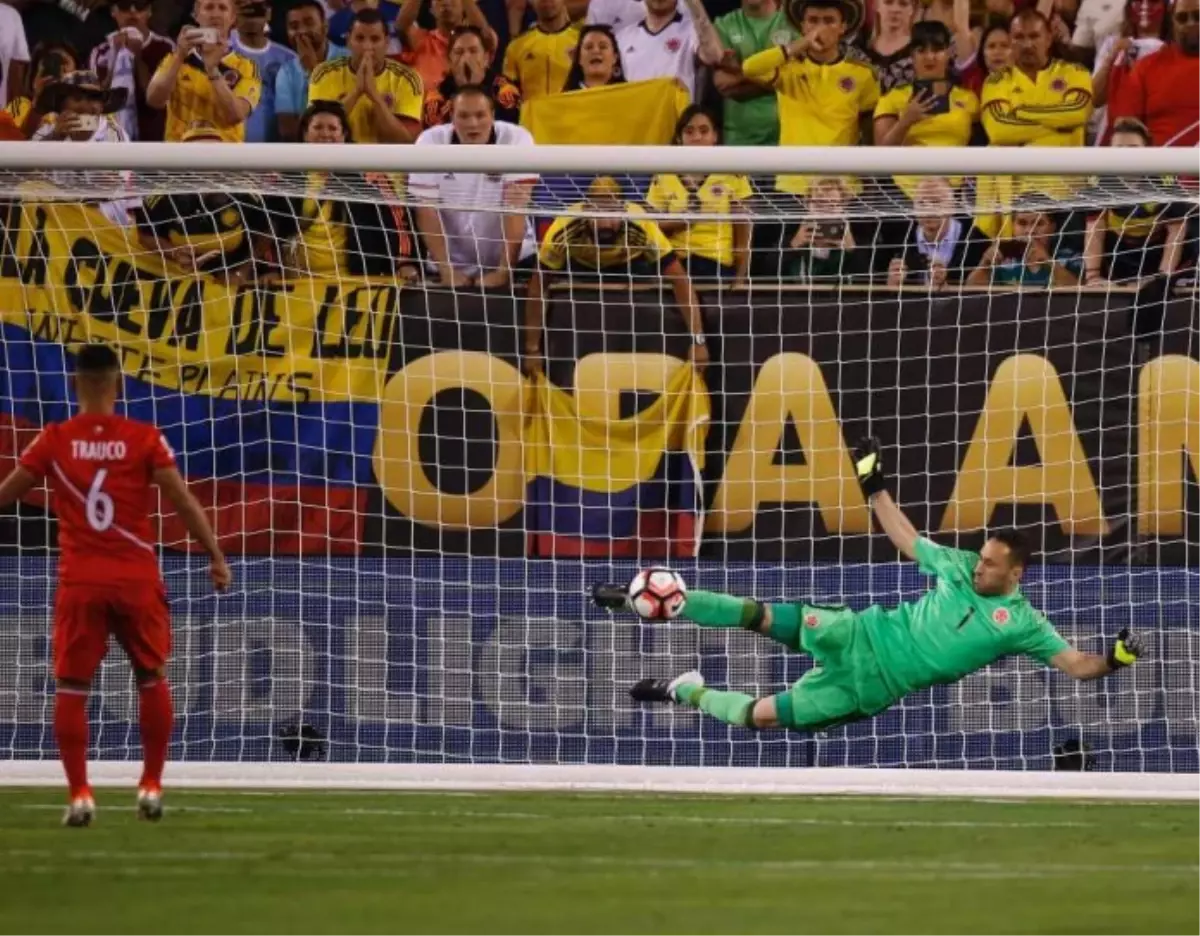 Muhteşem Ospina Yarı Finale Taşıdı!