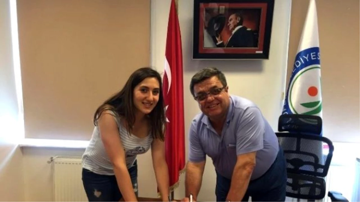 Nilüfer Belediyespor\'a Genç Libero