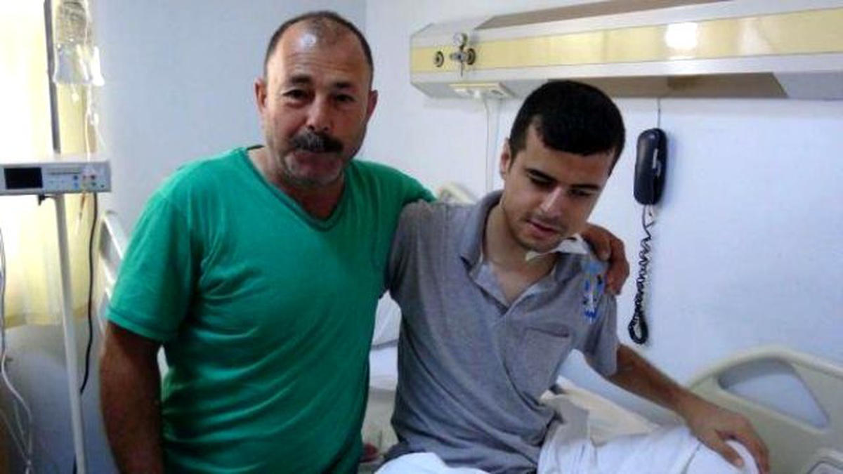 Görme Engelli Oğluna Nişan Hediyesi Olarak Böbreğini Verdi