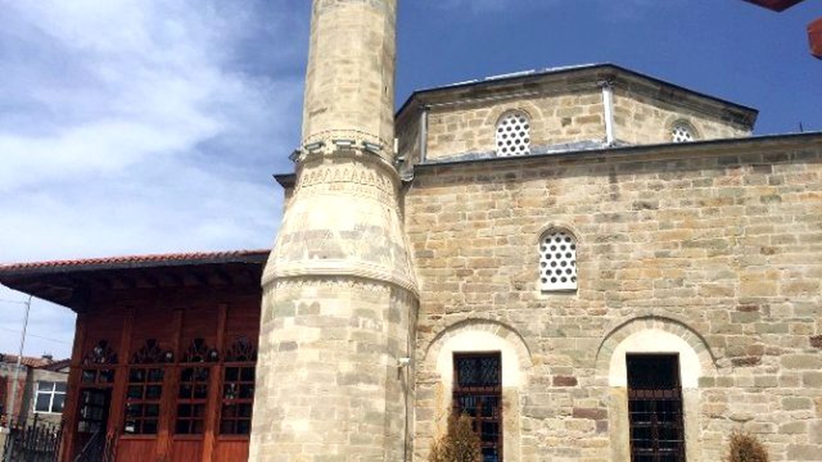 Tarihi Yaşar Bey Camii Restore Edilip İbadete Açıldı