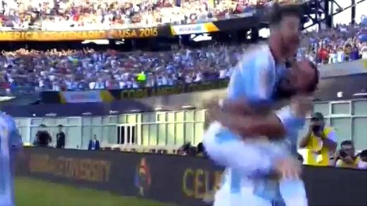 Arjantin, Messi ile Yarı Finalde!