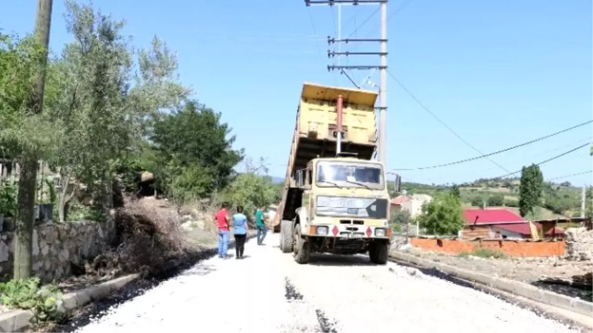 Büyükşehir\'den 3 Kilometrelik Sıcak Asfalt Çalışması