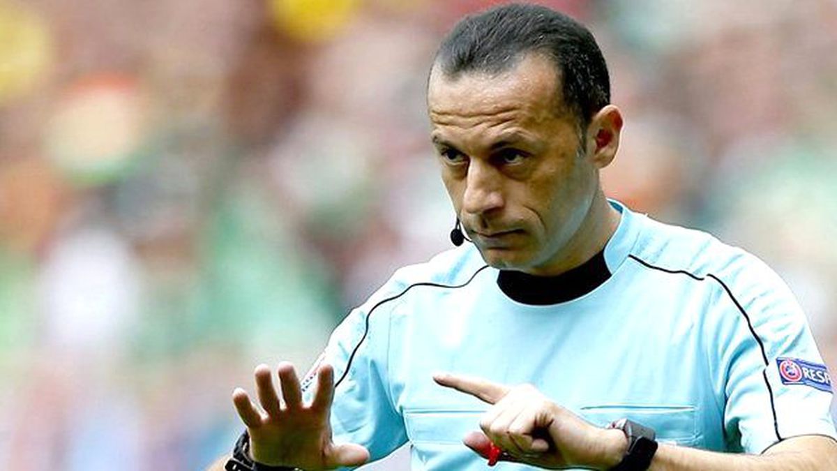 Cüneyt Çakır, İkinci Maçındaki Performansıyla Beğeni Topladı