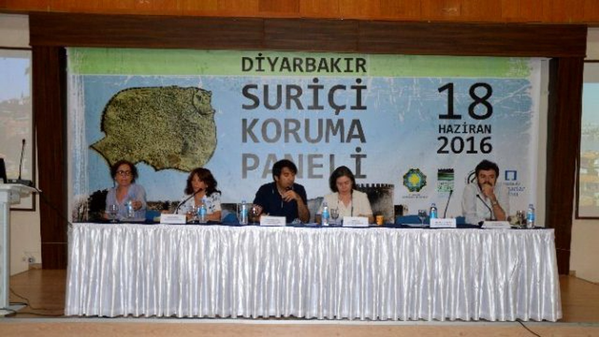 Diyarbakır\'da Suriçi\'nin Yeniden İnşası ve İyileştirilmesi Tartışıldı