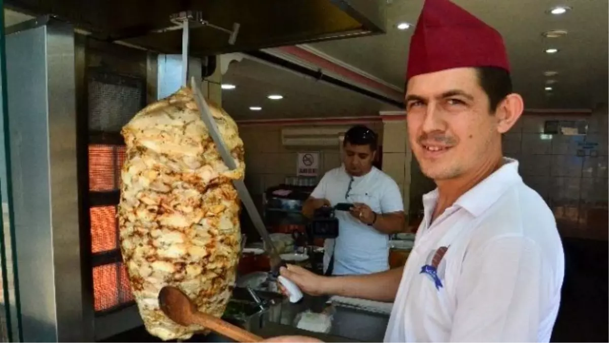 Döner Ustalarının Sıcakta \'Oruç\' İmtihanı