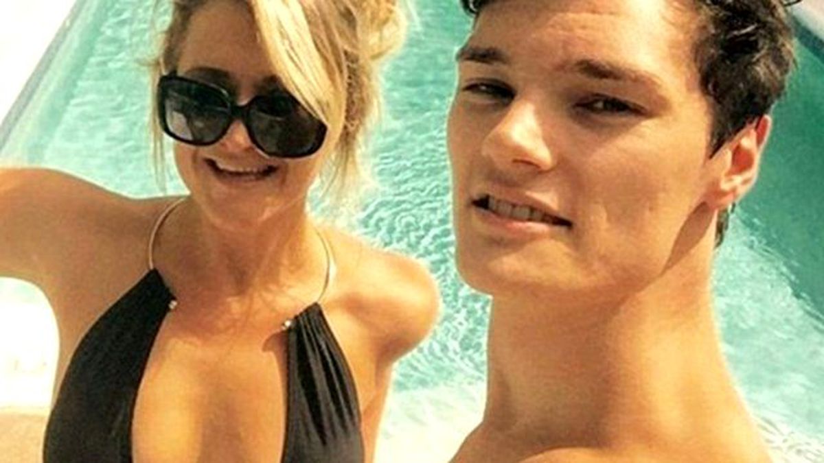 İspanya'da Lüks Bir Otelin Güvenlik Görevlileri, İngiliz Turistleri Darp Etti