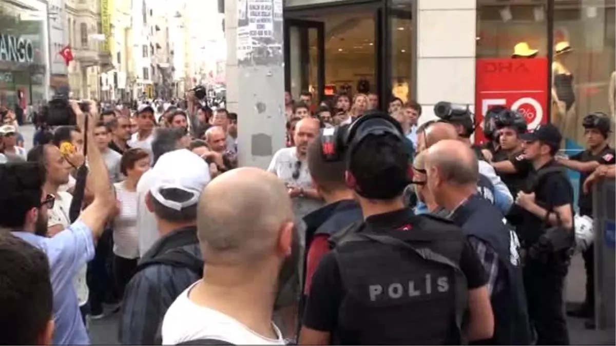 İstiklal Caddesi\'nde Allahuekber Diyerek Saldırmak İstedi