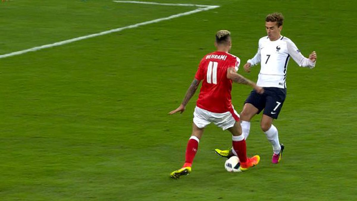 İsviçre-Fransa Karşılaşmasında Futbolcular Topu Patlattı