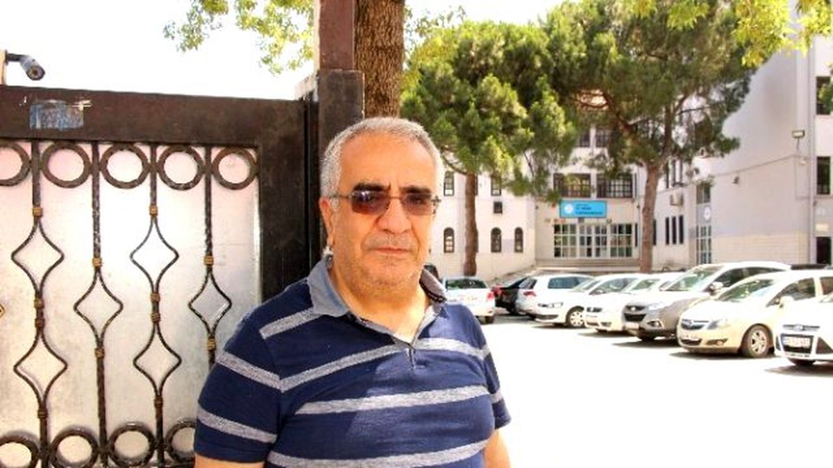 Lys\'de Çocuklarını Bekleyen Babaların "Babalar Günü" Serzenişi