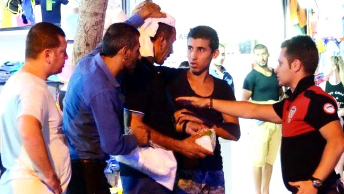 Mağaza Çalışanlarının Müşteri Kapma Kavgası: 14 Yaralı, 25 Gözaltı