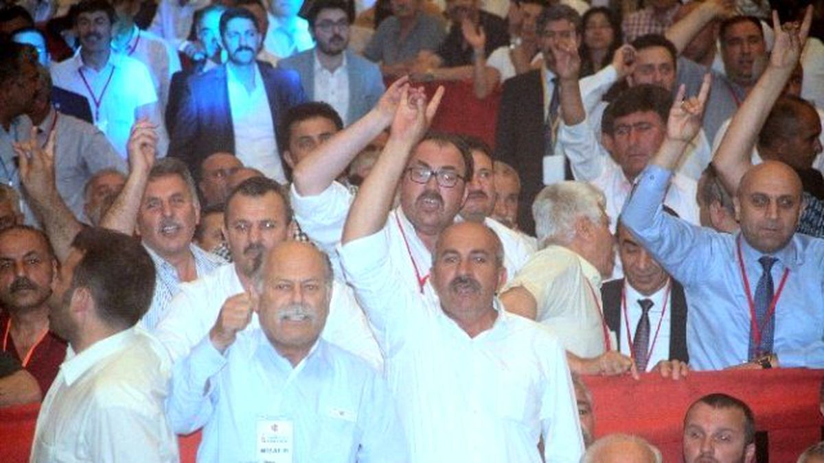 MHP Kurultayında "Tek Liste" Sloganları