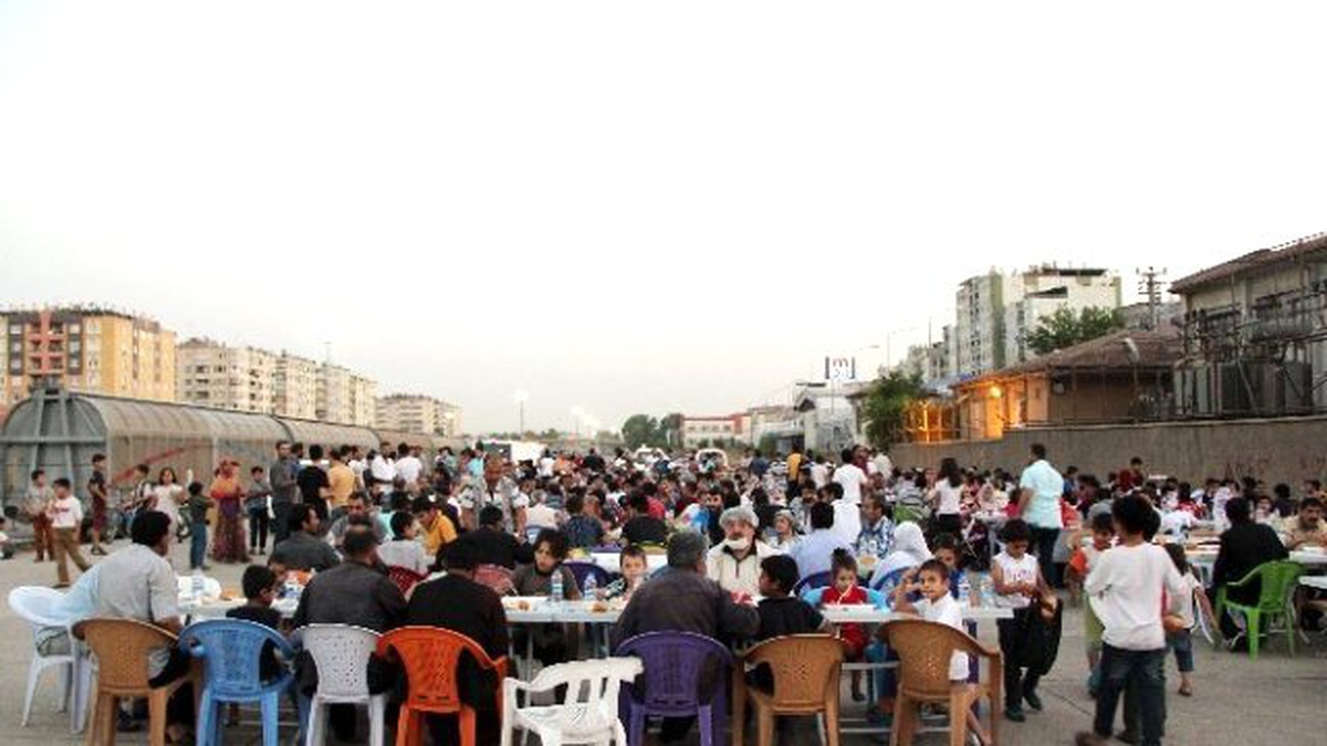 AK Parti Diyarbakır İl Başkanlığı 700 Kişiyi İftarda Buluşturdu