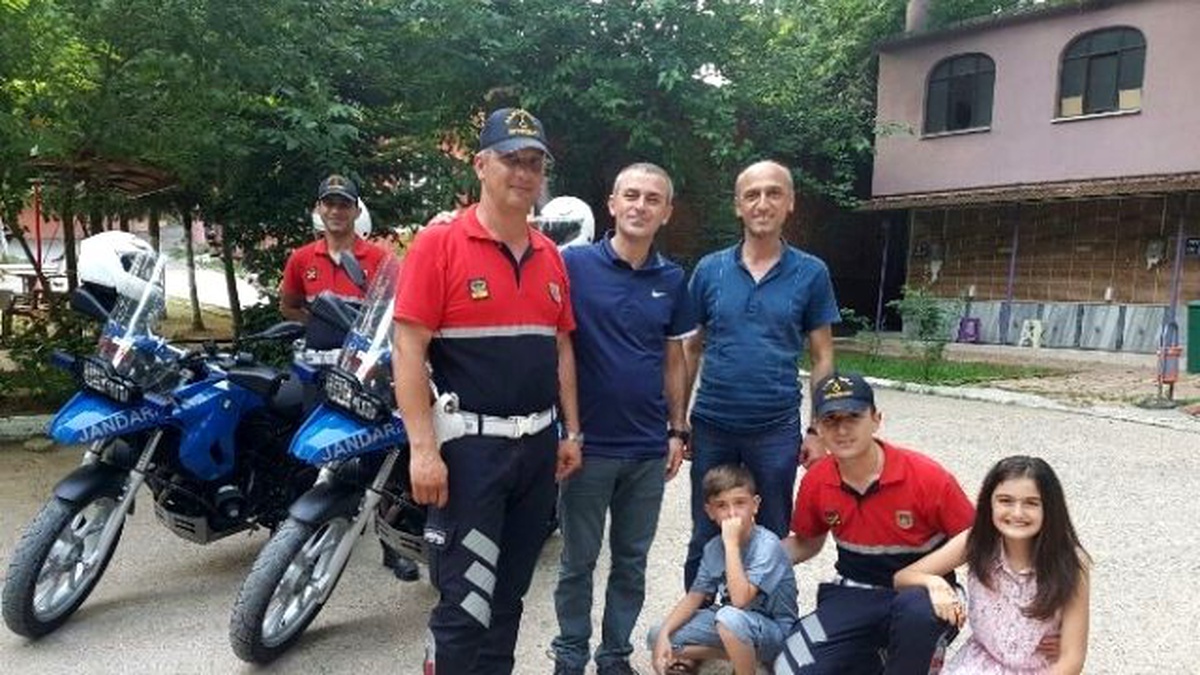 Akyazı Jandarma Motosiklet Timleri Babalar Gününü Kutladı