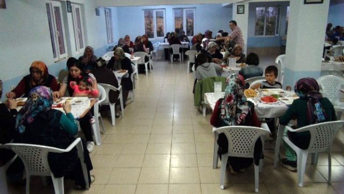 Bu Köyde Her Akşam Bir İftar Sofrası Kuruluyor