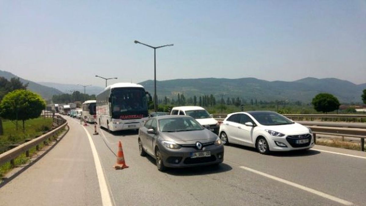 Bursa-istanbul Yolunda Trafik Çilesi