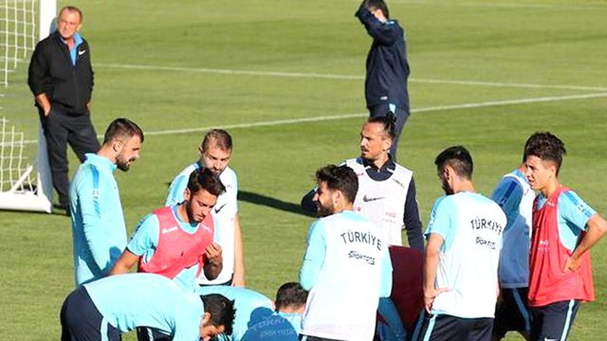 Fatih Terim, Antrenmanda Takımın Yanına Bile Yaklaşmadı