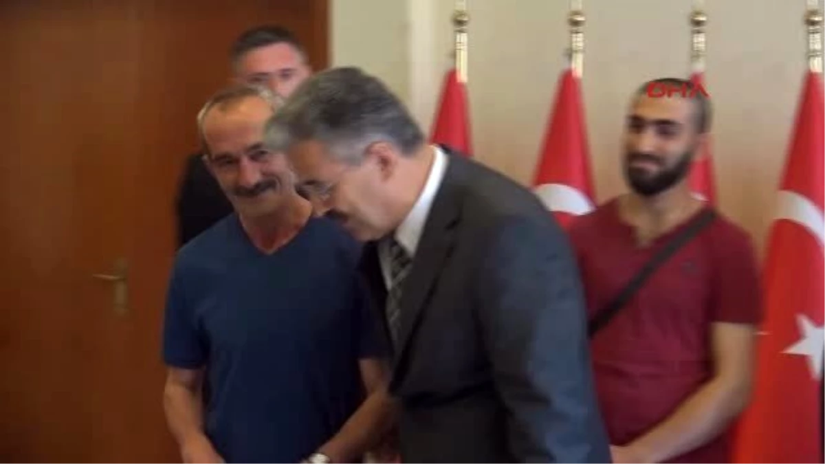 İzmir Atalay Filiz\'i Yakalatan ve Yakalayanlara Ödül