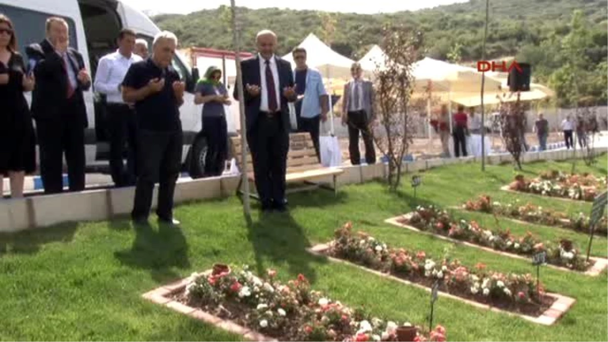 İzmir Başkan Kocaoğlu, Mezarlıkta Mültecileri Andı