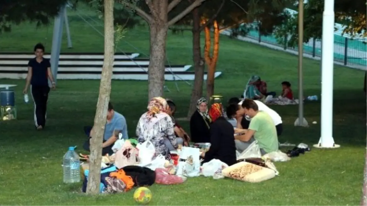 Kent Park Ramazan\'da Doldu Taştı