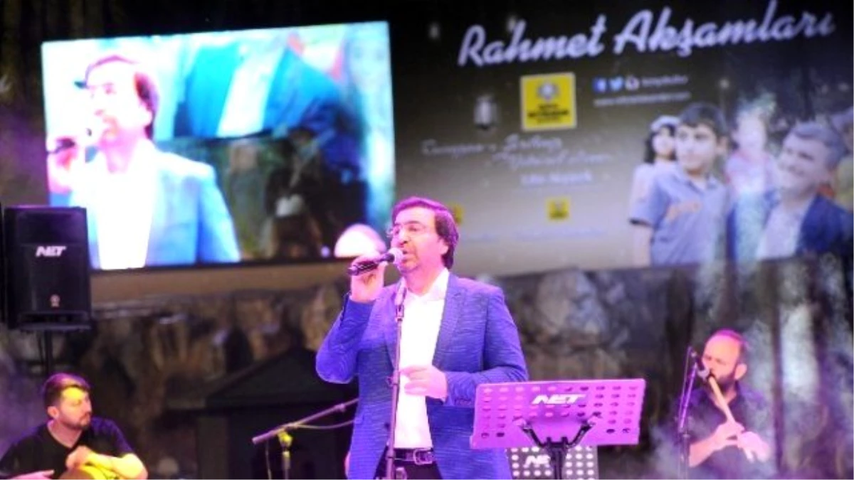 Konya\'da Rahmet Akşamlarında Mustafa Demirci Konseri