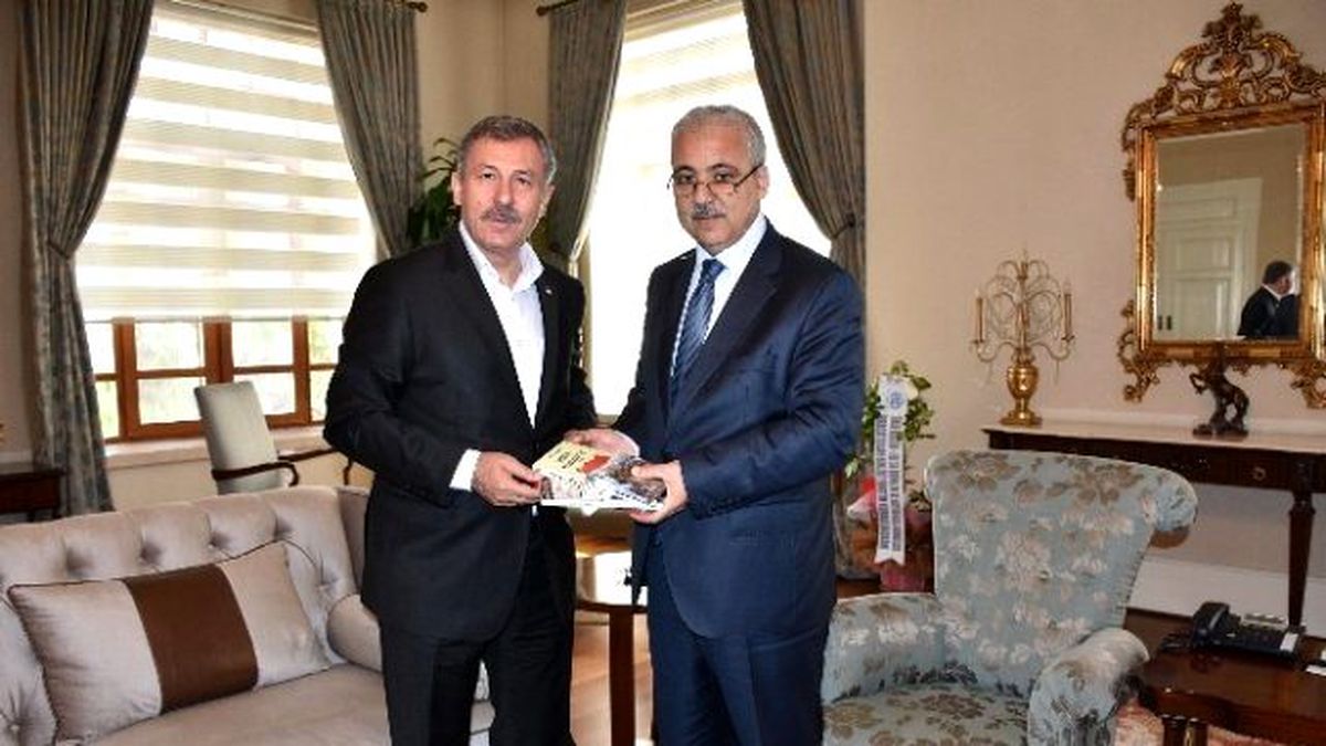 Manisa Milletvekillerinden Vali Güvençer\'e Nezaket Ziyareti