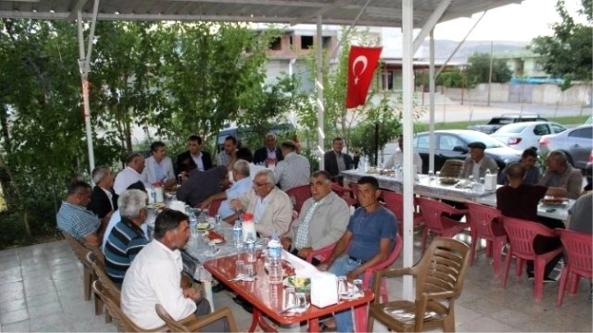 Sakaroğlu AK Parti İlçe Yönetimini İftarda Buluşturdu