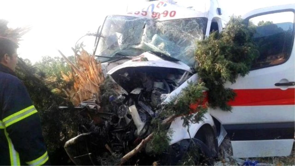 Söke\'de Ambulans Kaza Yaptı