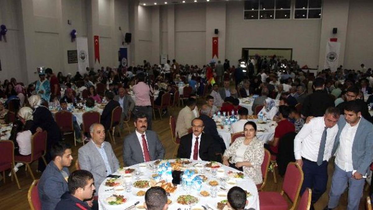 Yetimler İçin İftar Programı Düzenlendi
