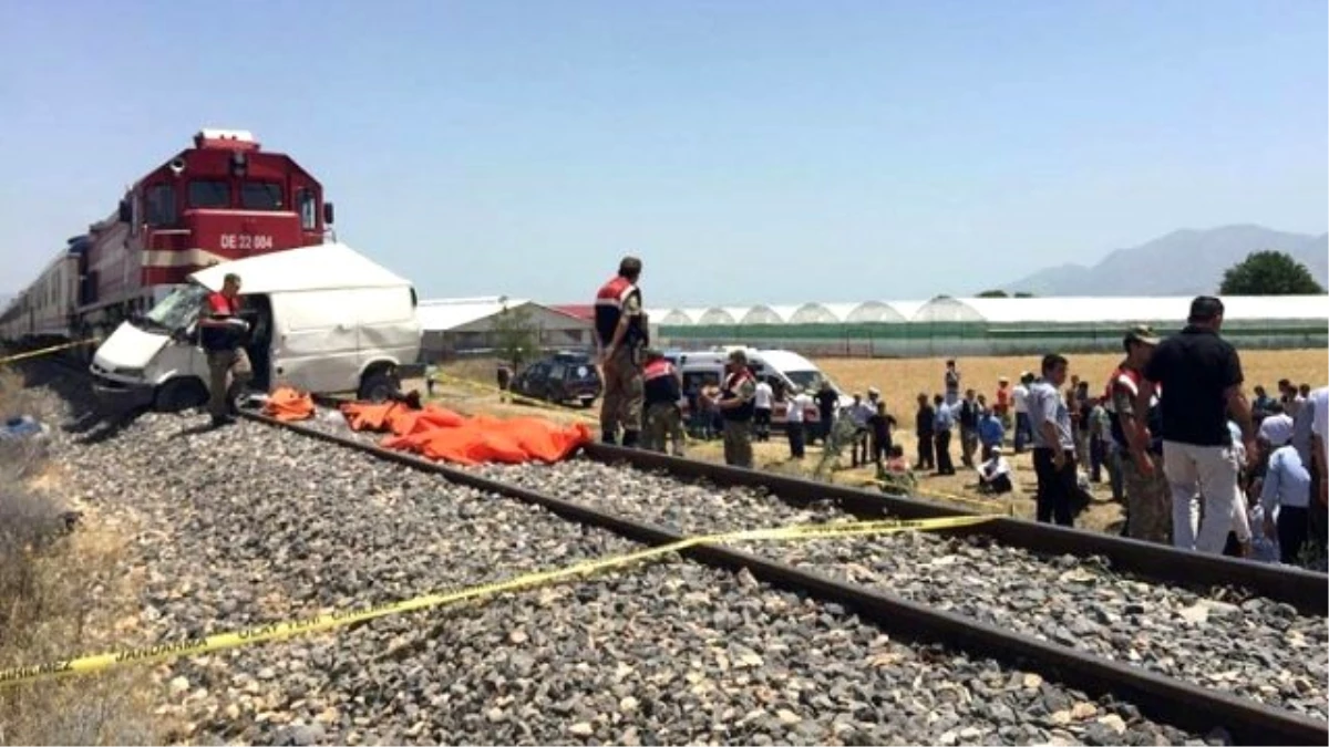 9 Kişinin Öldüğü Tren Kazasında 2 Makinist Gözaltında