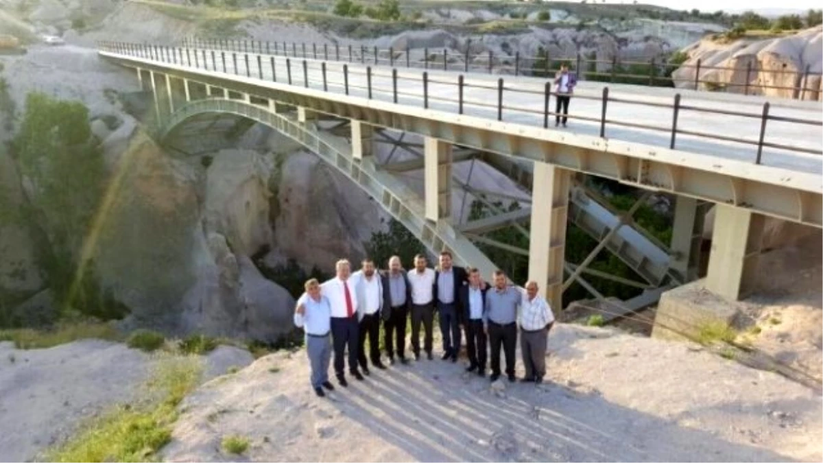 AK Parti Milletvekilleri Ayvalı-bahçeli Yolunda Köprü Yapımını İnceledi
