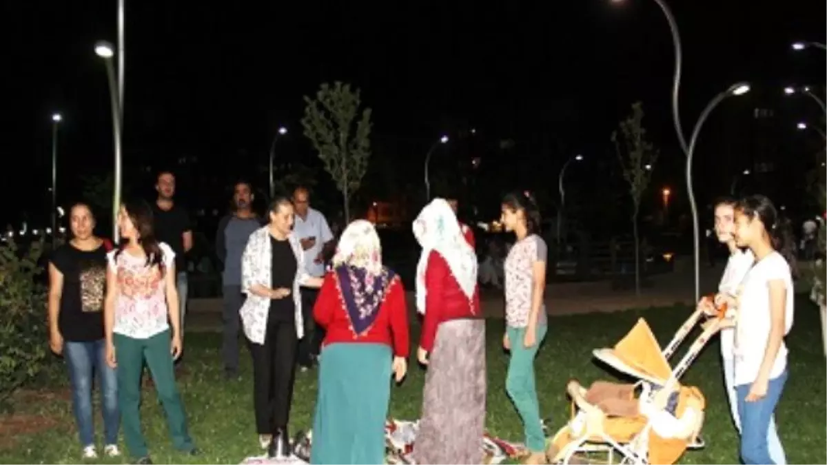 Akat Göletli Park\'ta Vatandaşlarla Buluştu