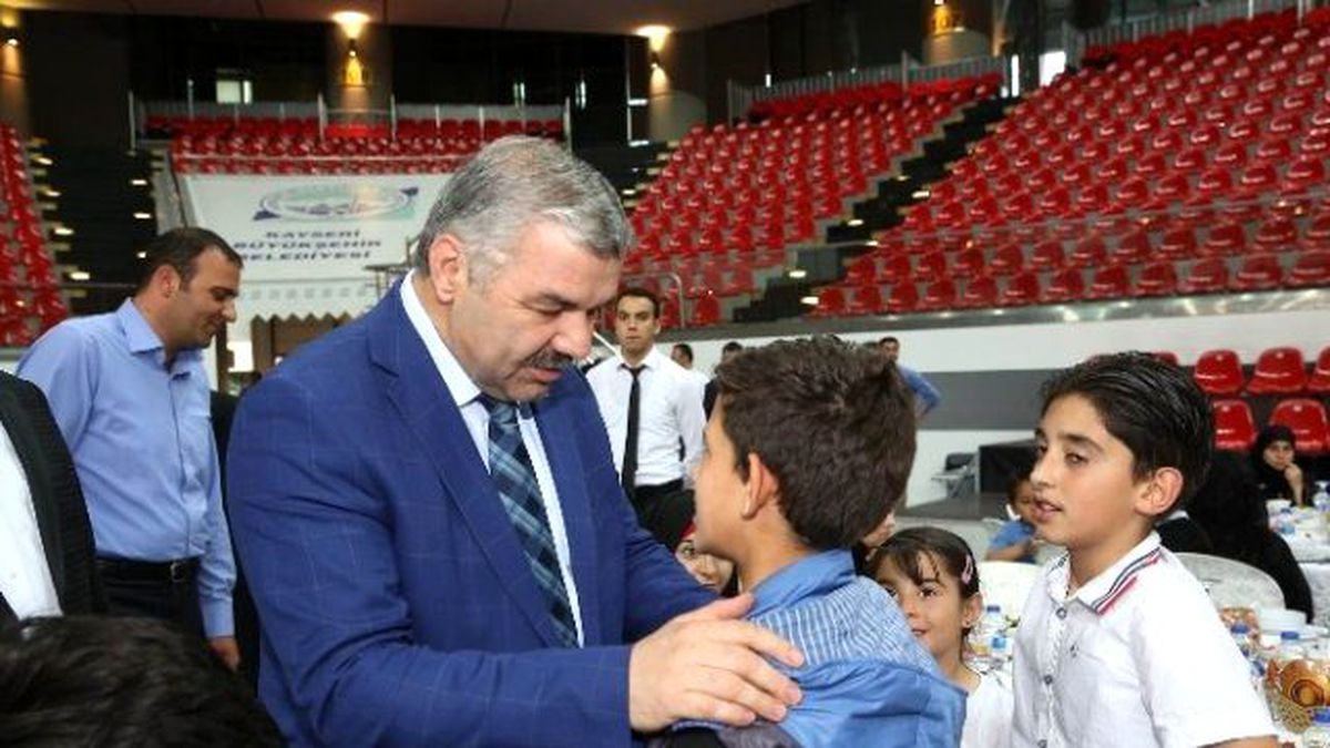 Başkan Çelik İftar Programında Yetimlerle Bir Araya Geldi