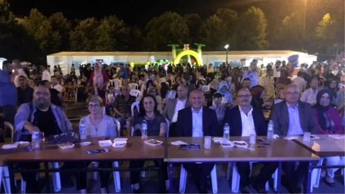 Başkan Keleş Anıtpark\'da Vatandaşlarla Bir Araya Geldi