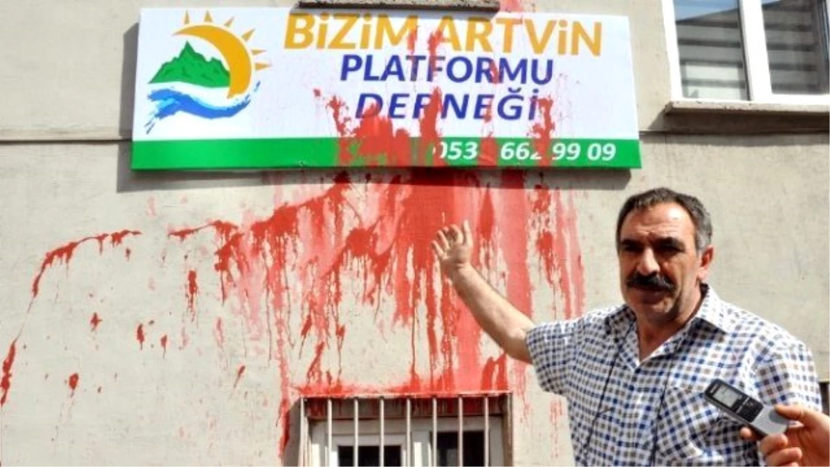 Bizim Artvin Platformuna Yapılan Boyalı Saldırıya Dernek Başkanı Ergül\'den Tepki