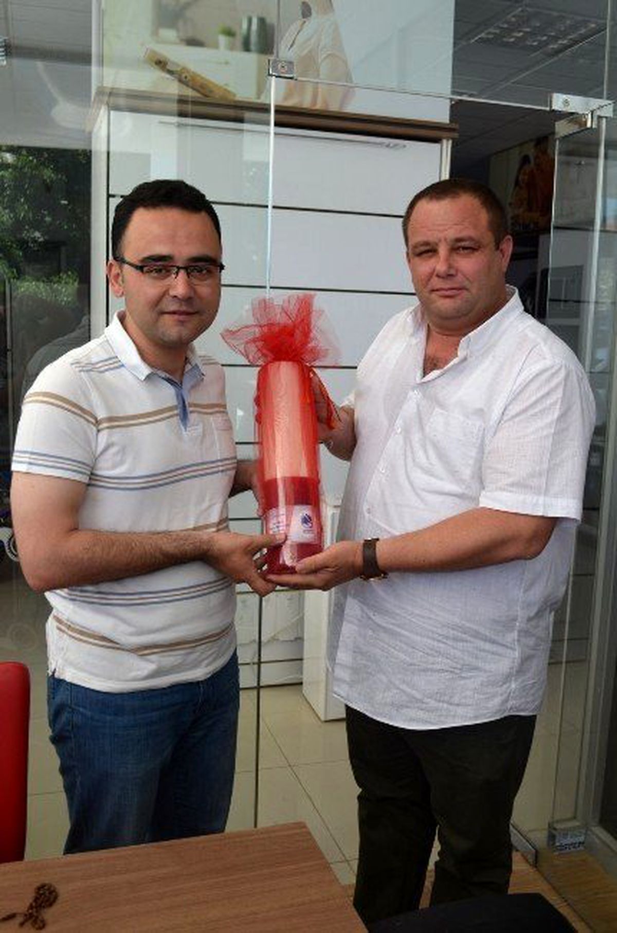 Güreş Davetini Kırmızı Dipli Mumla Yaptılar