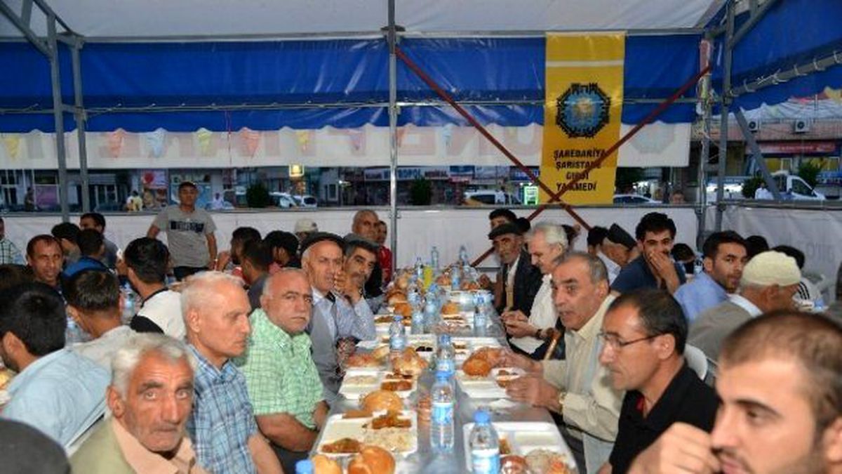 İftar Çadırlarında Günde 3 Bin 550 Kişiye İftar Yemeği