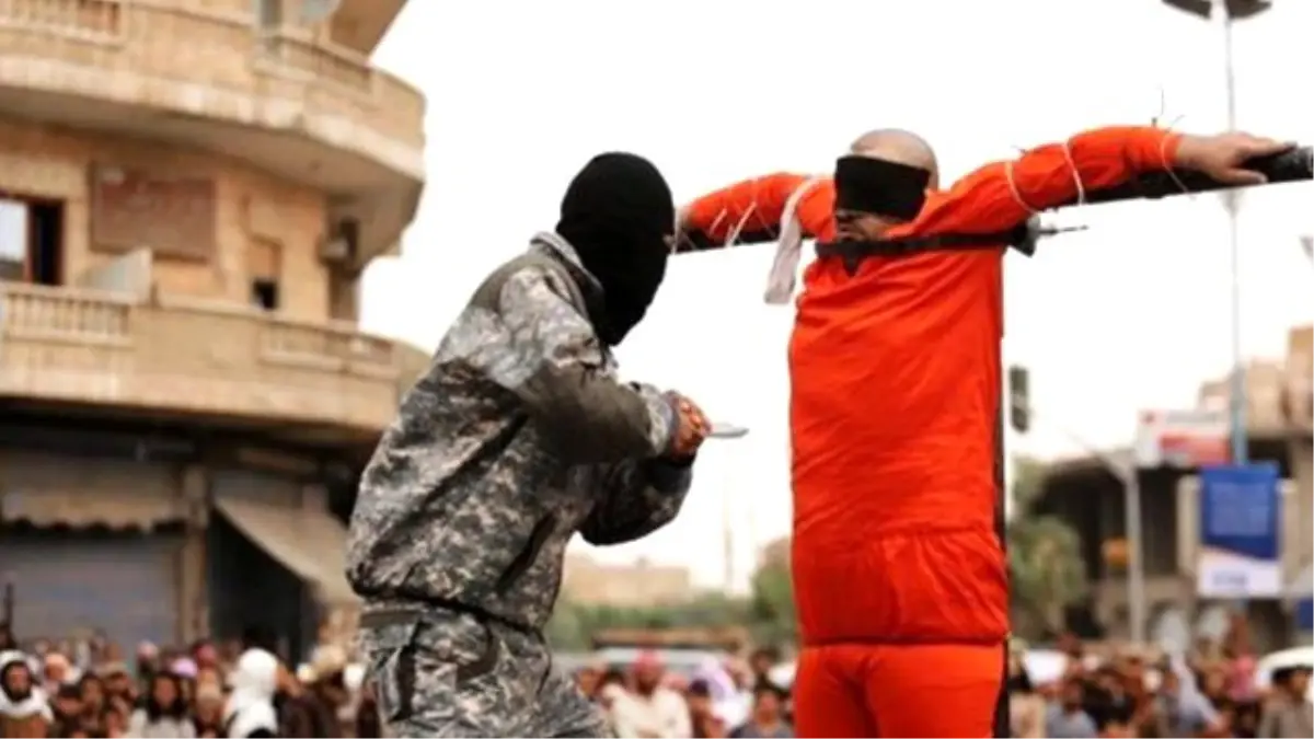 IŞİD Bir Suriyeliyi Daha Çarmıha Gererek İdam Etti