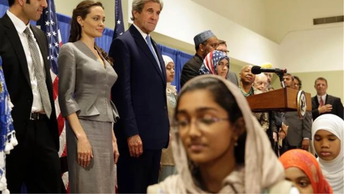 John Kerry ve Angelina Jolie İftar Programına Katıldı