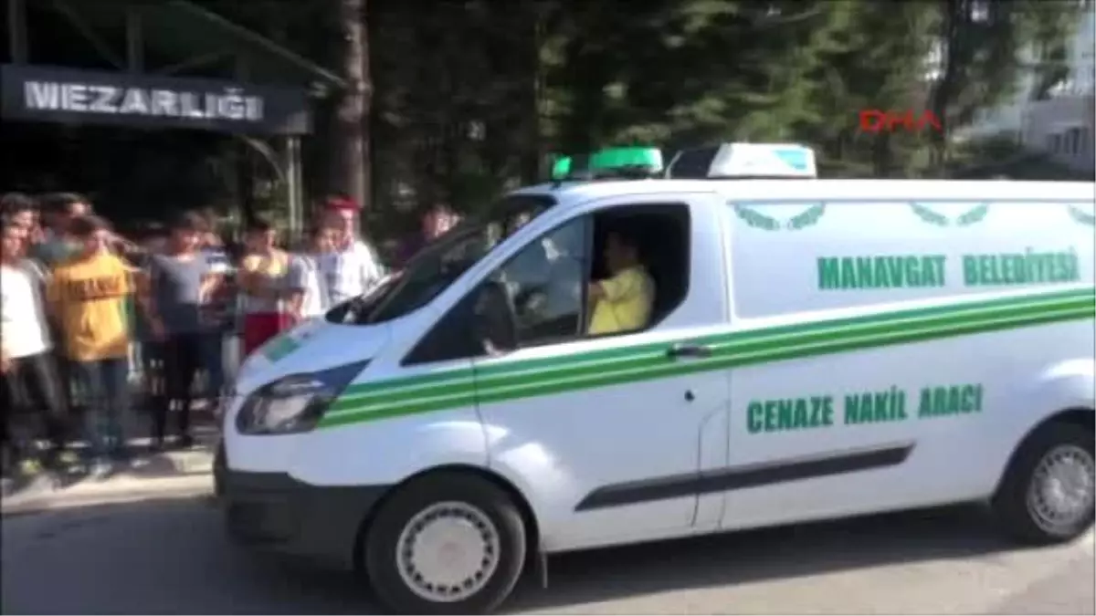 Kuzenler Yan Yana Toprağa Verildi