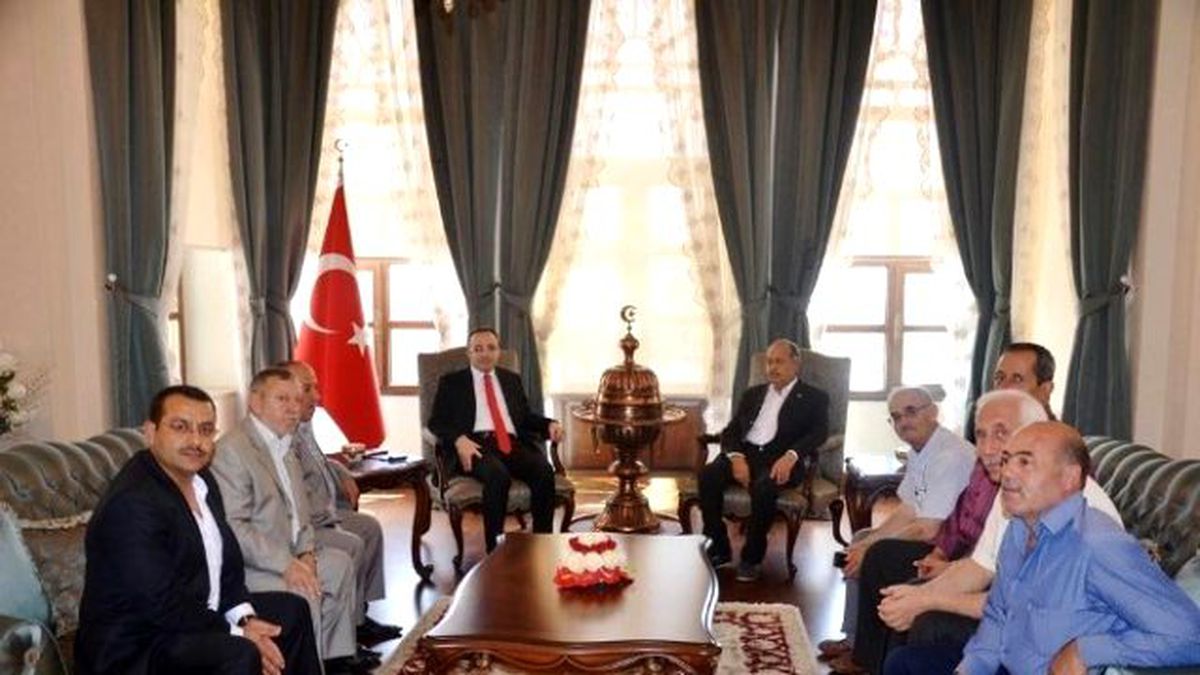Muhtarlar Vali İsmail Çatak\'a Ziyaret