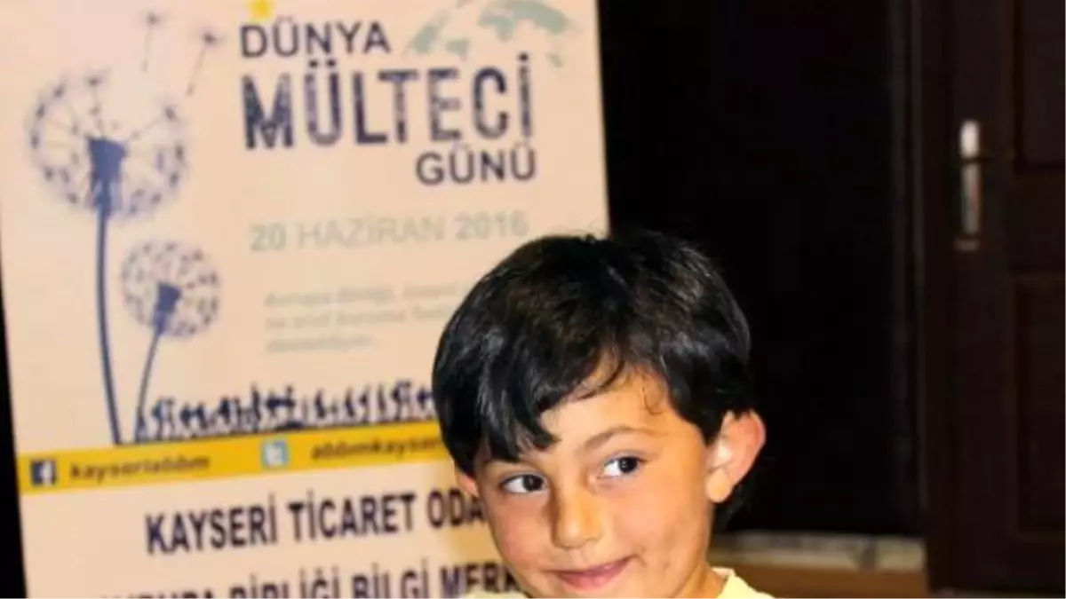 Mülteciler Günü\'nde Suriye\'den Gelen Mültecilere İftar